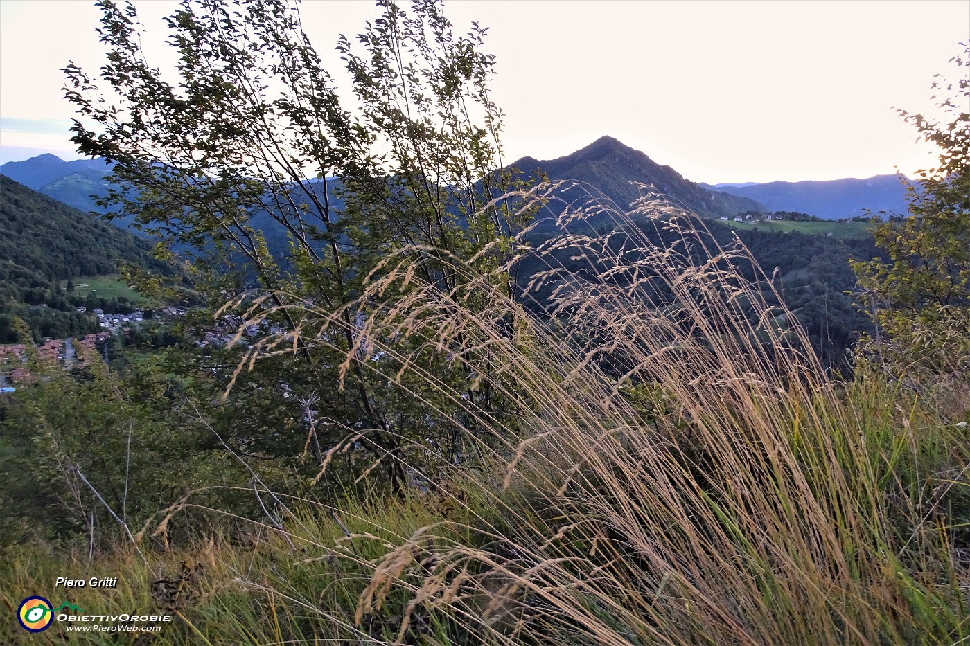 62 Il Monte gioco nella luce del tramonto.JPG